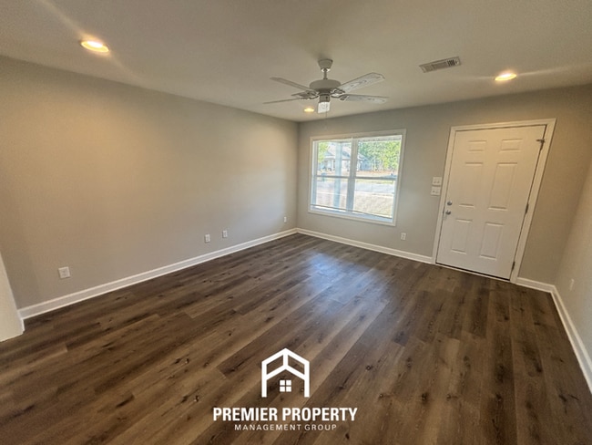 Building Photo - Spacious 4BR Home Near Tuscaloosa w/ 2-Car Garage, Covered Patio & Fenced Yard