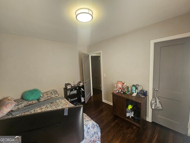 Building Photo - 68 Fourth St Ext