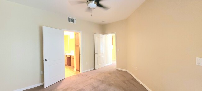 Building Photo - LUXURIOUS 1 STORY CONDO IN NATOMAS W/ ON-S...