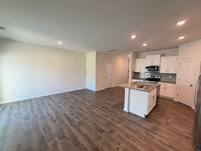 Building Photo - 607 Struy St