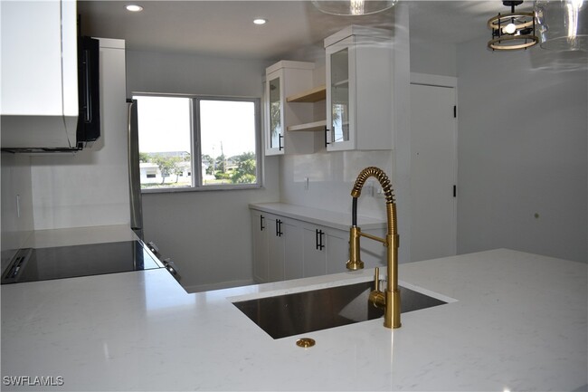 Building Photo - 1700 Bikini Ct