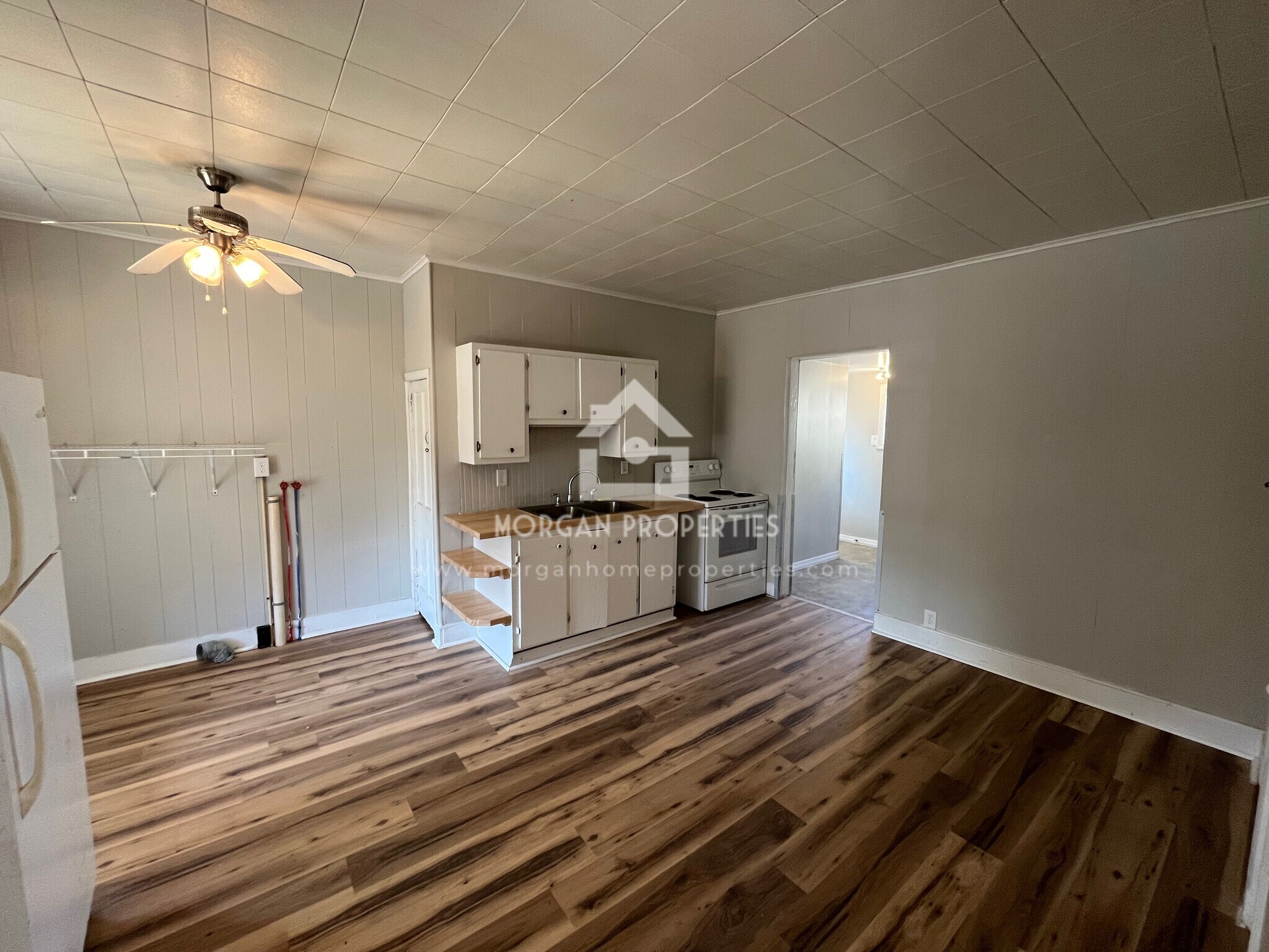 Building Photo - 325 S 12th St