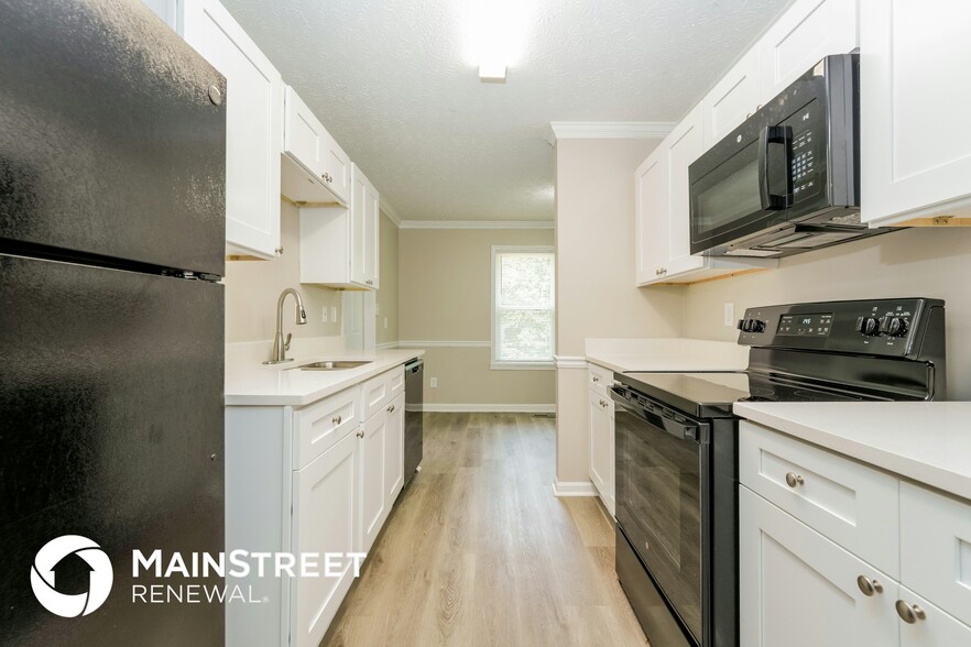 Building Photo - 5151 Salem Dr