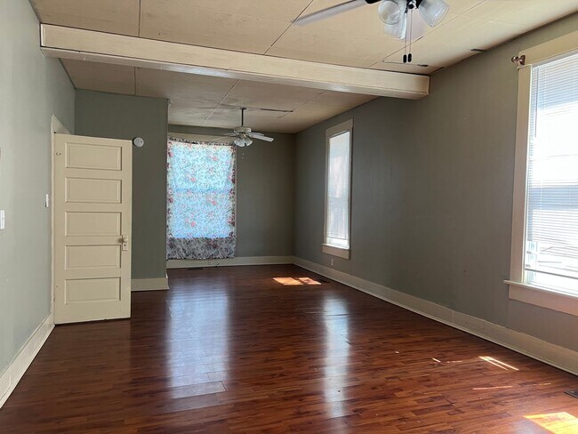 Building Photo - 1728 Highland Ave