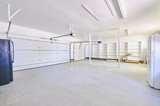 Building Photo - 13300 SW 38th St