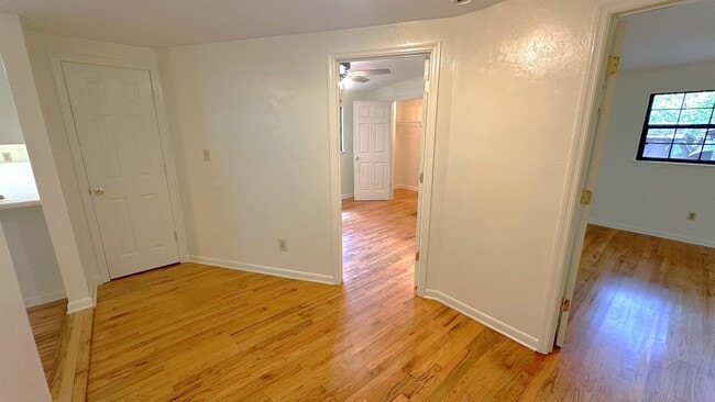 Building Photo - 1606 Green St