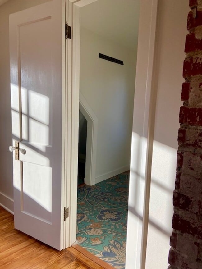 Building Photo - 412 W Ila St