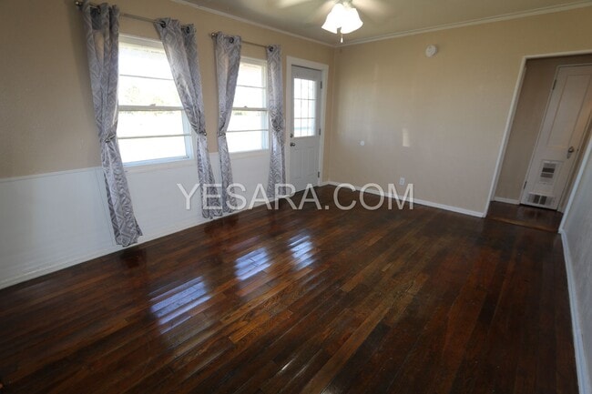 Building Photo - 2911-2911 Market St