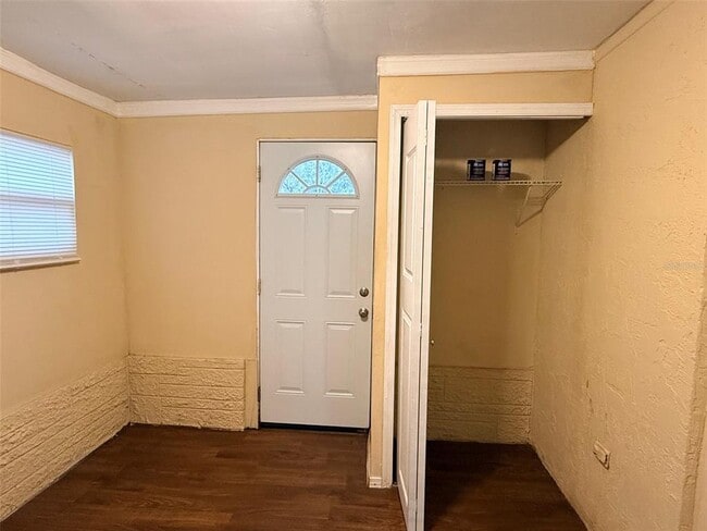 Building Photo - 10038 Kingswood Ln