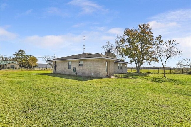 Building Photo - 17219 Janacek Rd