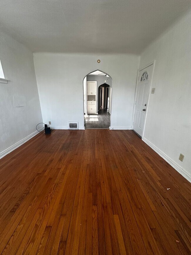 Building Photo - 3928 Dunnica Ave