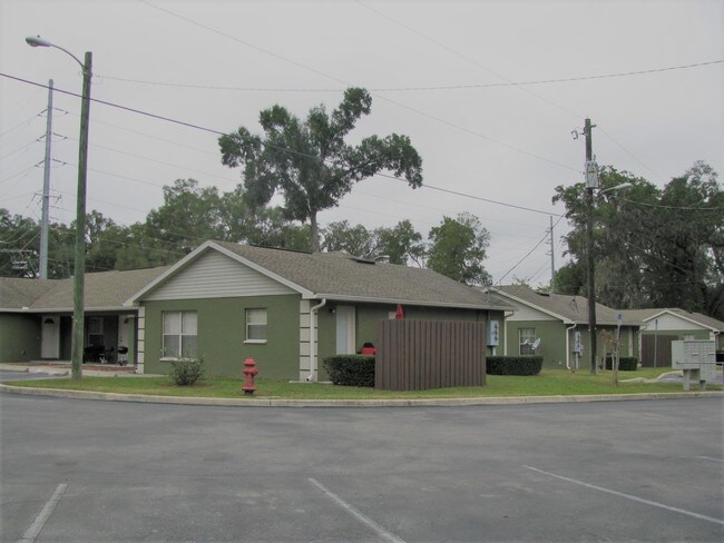 Building Photo - The Piquette Apartments | 3 Bedroom Apartm...