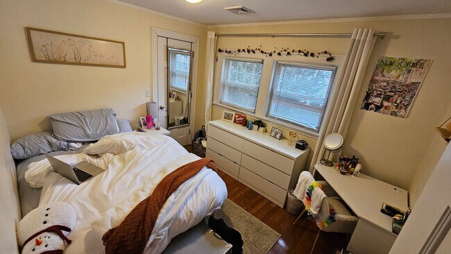 Building Photo - Live Next Door to BC! 6bd/2.5bath available for 8/31/2027!