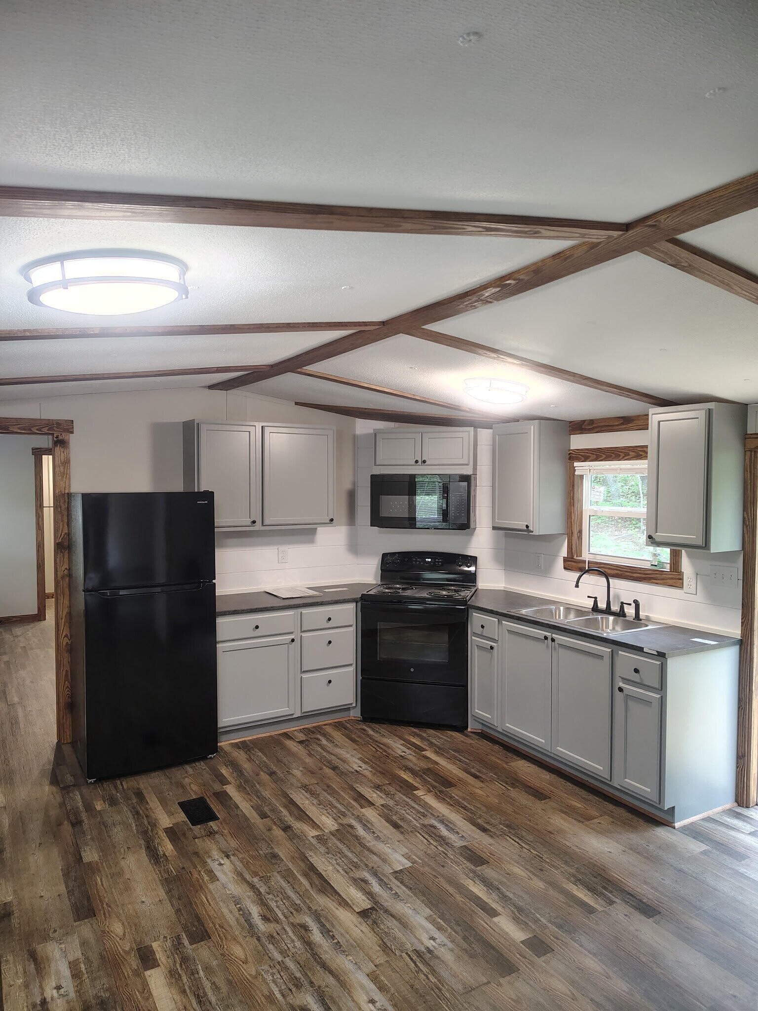Building Photo - 125 Shady Oaks Lndg