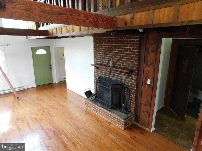 Building Photo - 229 Sunset Ln