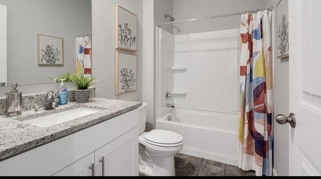 Building Photo - SPECIAL- 4 Bdrm 2 Bath  in Millington