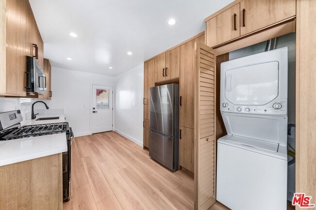 Building Photo - 1258 Mariposa St