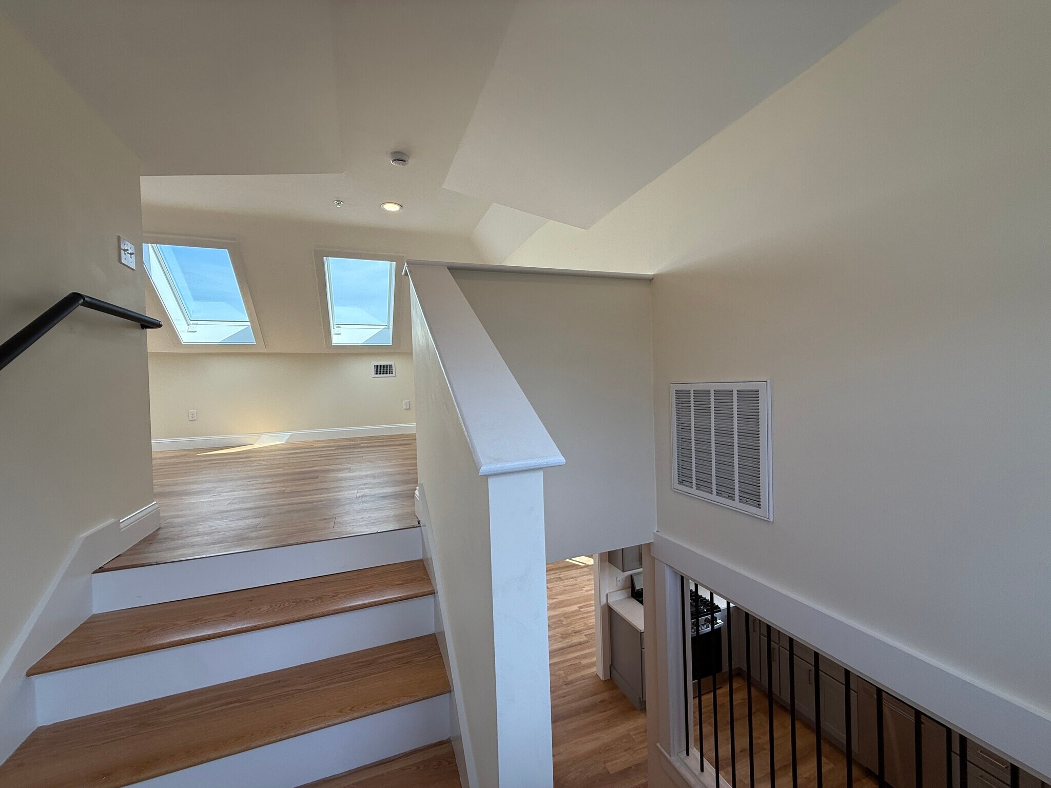 Building Photo - 14 Dorr St