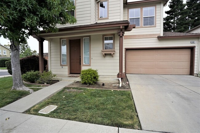 Building Photo - Spacious Home in Excellent Location!