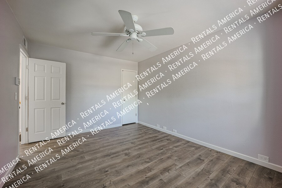 Building Photo - 8449 S 48th St