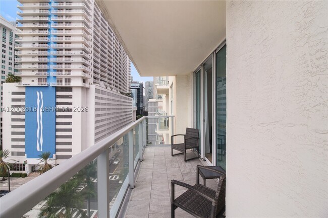Building Photo - 1155 Brickell Bay Dr