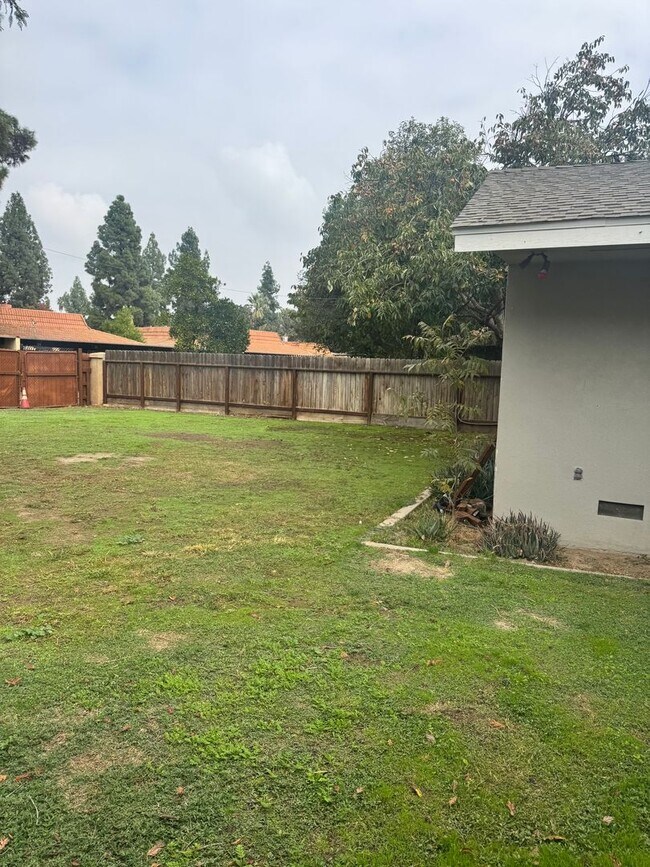 Building Photo - Single Family Home