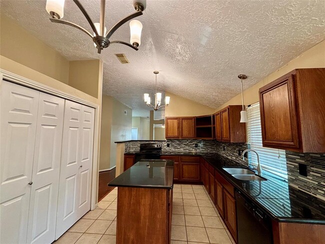 Building Photo - 12702 Meadway Ct
