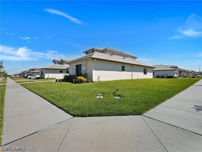 Building Photo - 5126 Panella Ave