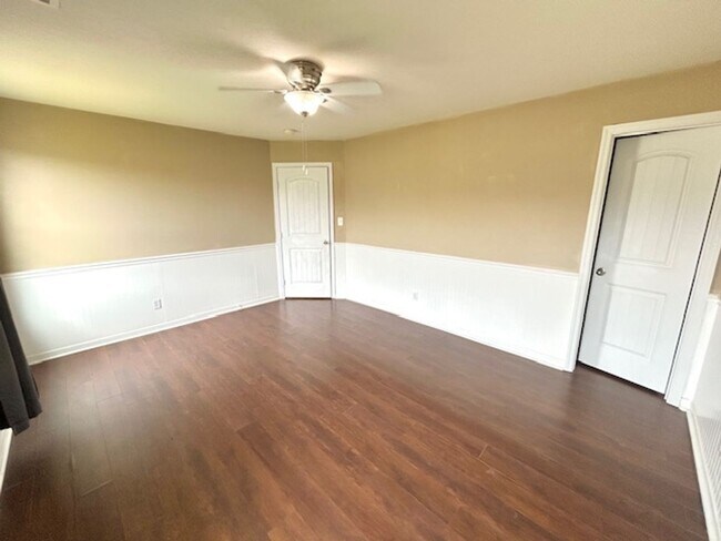 Building Photo - Time Limited Special Read More in Description!-Charming 3 -bedroom Home with a move in special-$3...