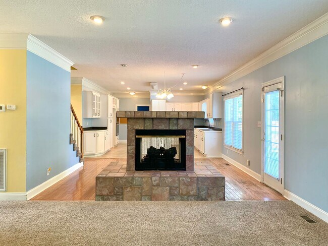 Building Photo - 141 Lyme Dr
