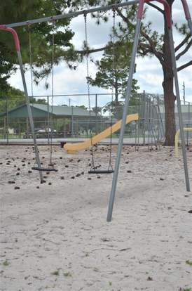 Building Photo - 1223 Redwood Ln