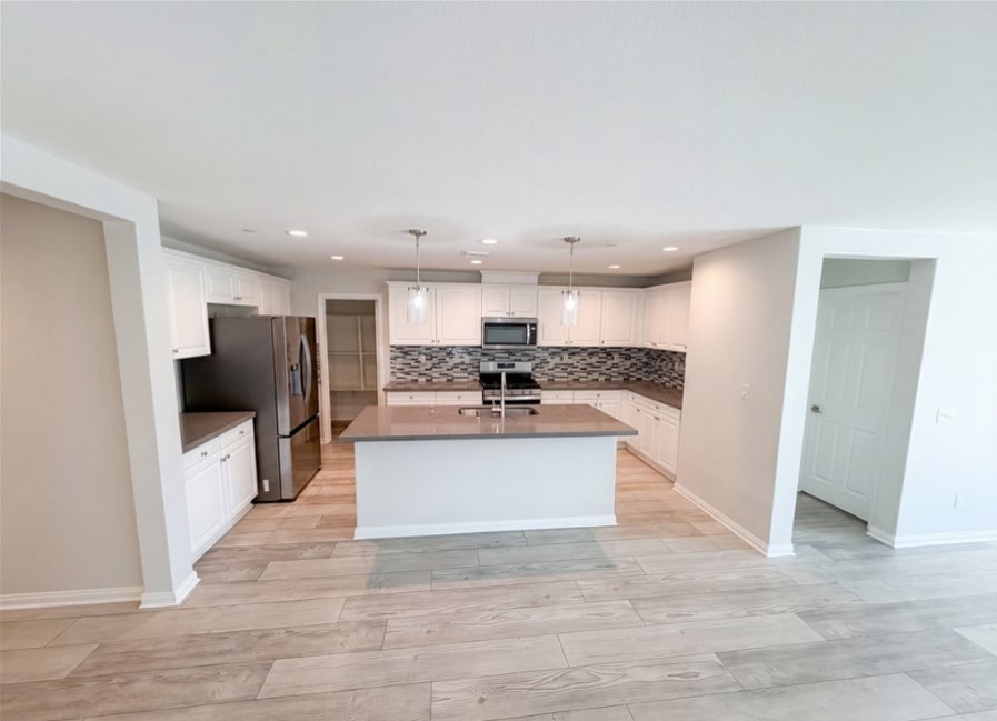 Building Photo - 26666 Dash Dr