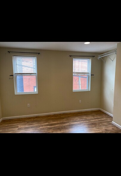 Building Photo - 3951 Clement Way