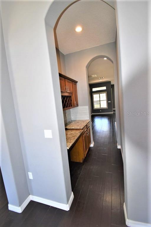 Building Photo - 16612 Tudor Grove Dr