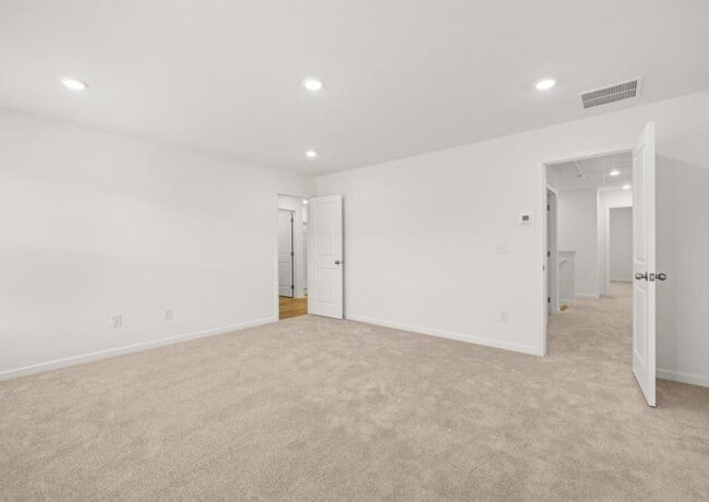 Building Photo - 102 Smithwood Dr