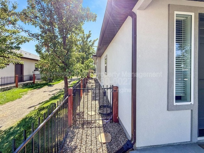 Building Photo - 9753 W Wildbranch Dr