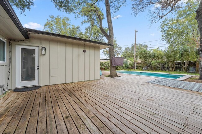 Building Photo - 4614 Carleen Rd