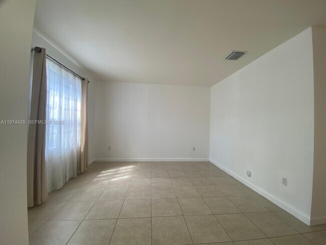 Building Photo - 11543 SW 248th Ln