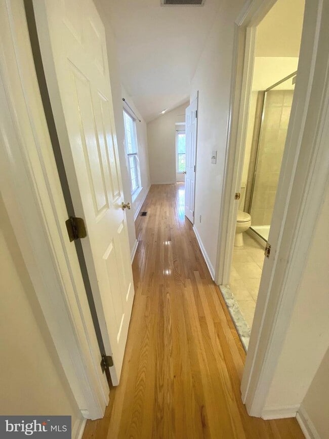 Building Photo - 372 Tuvira Ln