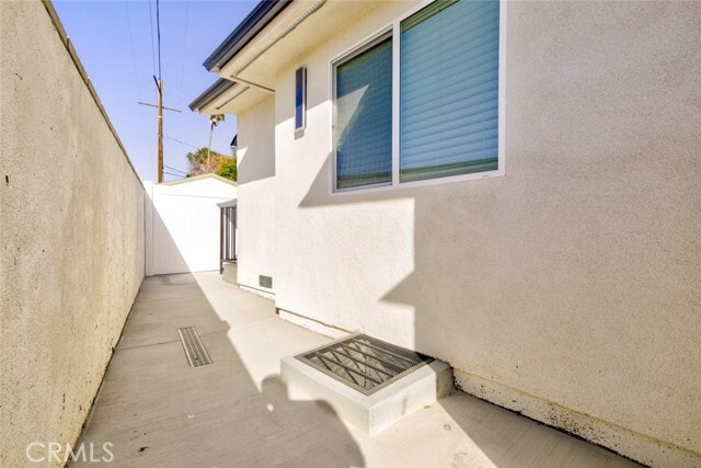 Building Photo - 13325 Strathern St