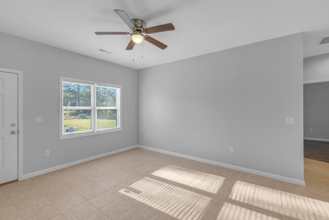 Building Photo - 130 Summerlin Ln