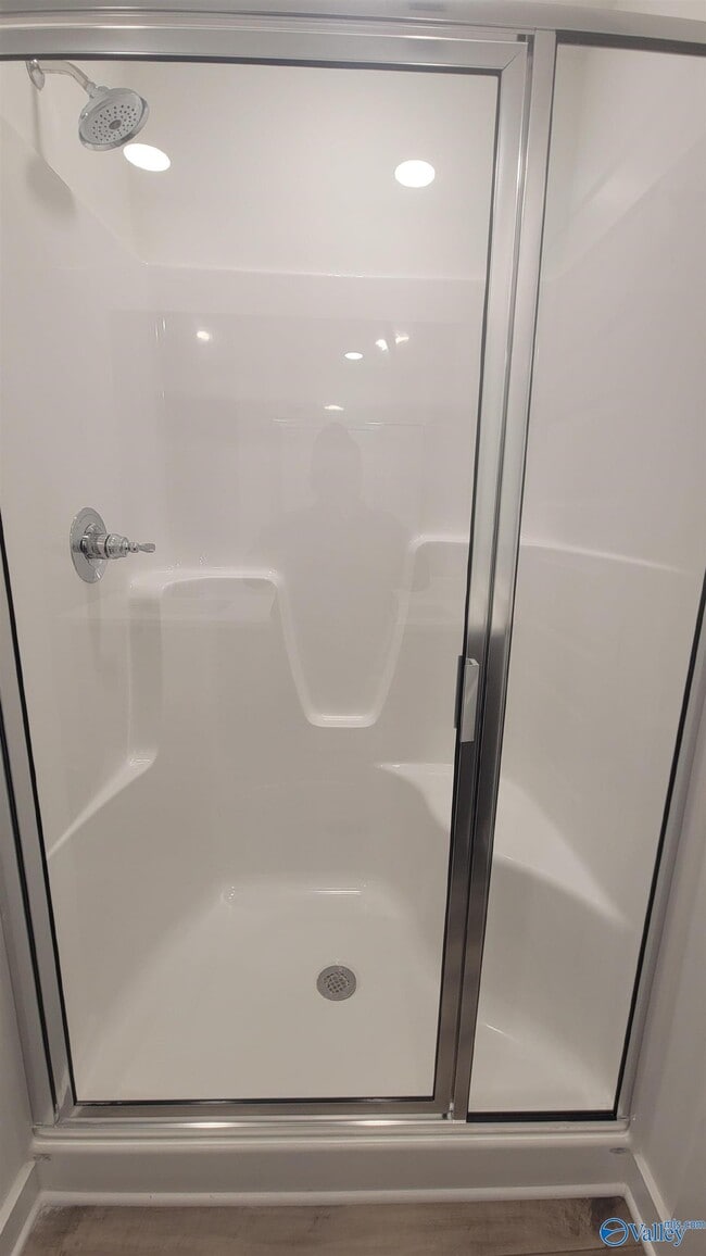 Building Photo - 7597 Discovery Pt Dr NW