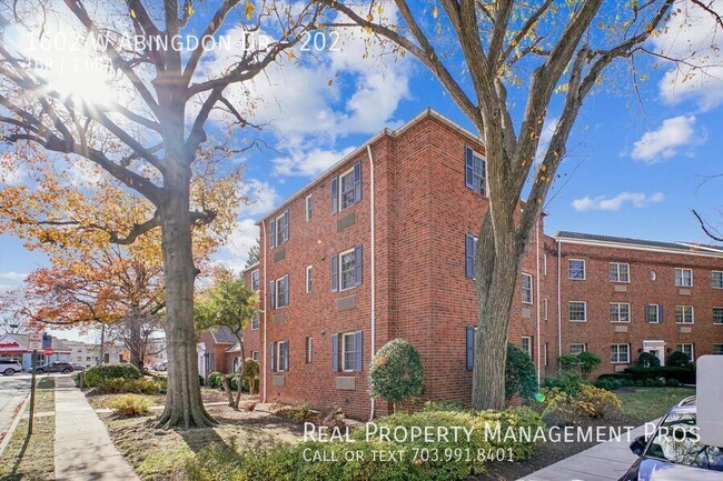 Building Photo - 1602 W Abingdon Dr