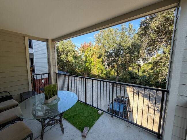 Building Photo - Campus View North #203