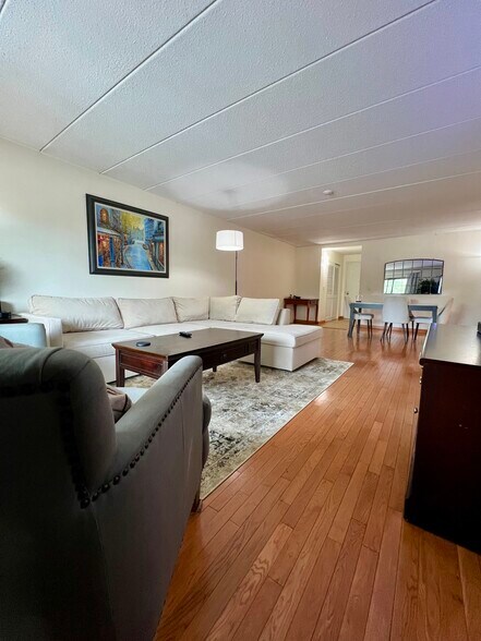 Building Photo - 165 Quincy Shore Dr