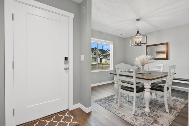 Building Photo - Lovely Meridian Home