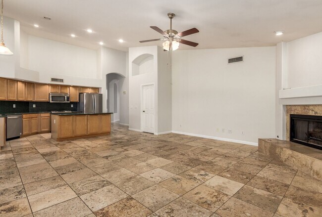 Building Photo - New Listing in Avondale