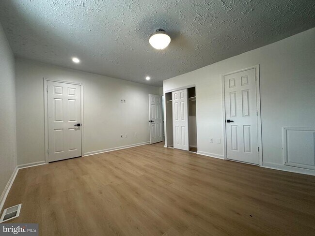 Building Photo - 8282 White Pine Dr