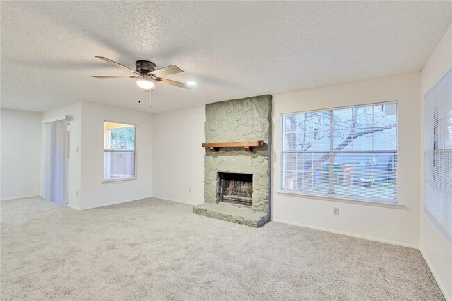 Building Photo - 2807 Firecrest Dr