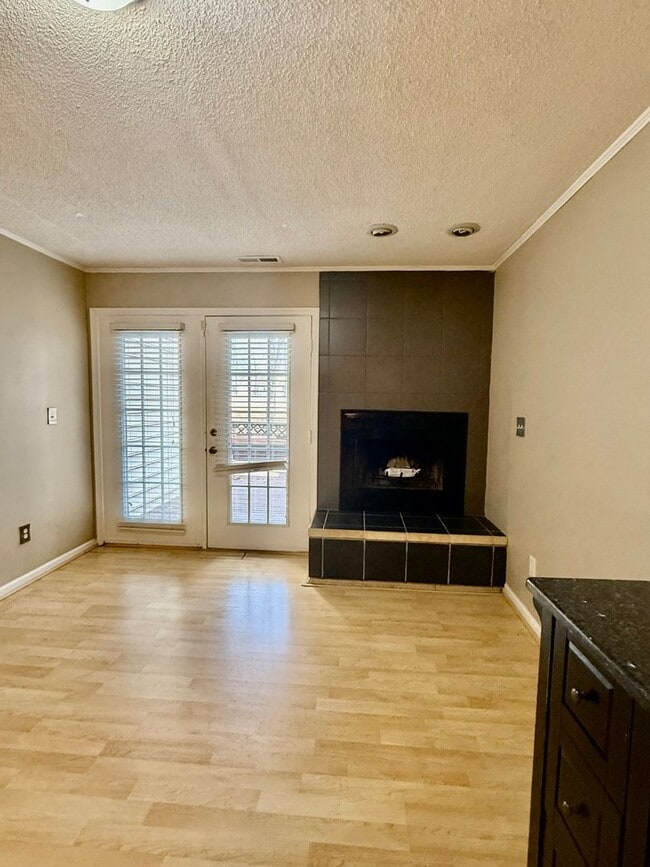 Building Photo - 2BD/2BA Condo in Greenbrier Neighborhood of Chesapeake - Backs up to Golf Course, Walking Trails!